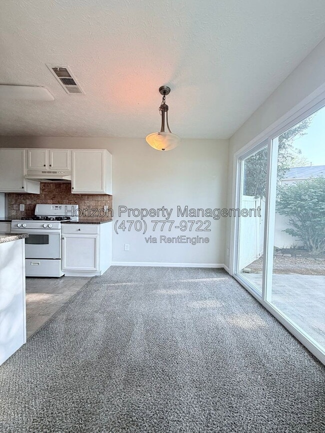 Building Photo - 5860 Mountain Top Pl