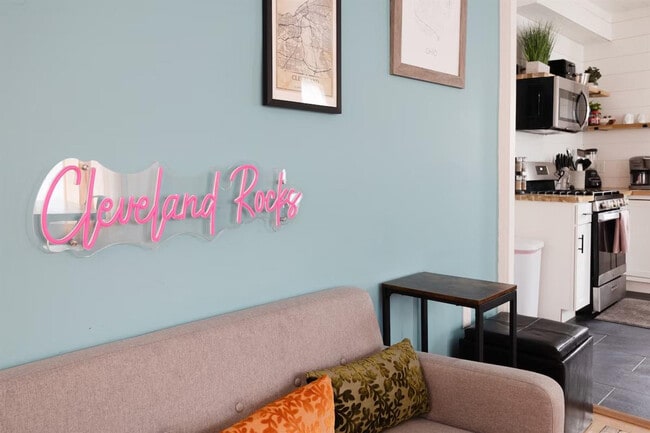 Building Photo - 10628 Lee Ave