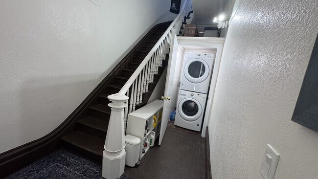 Foto del edificio - 2429 Central Ave