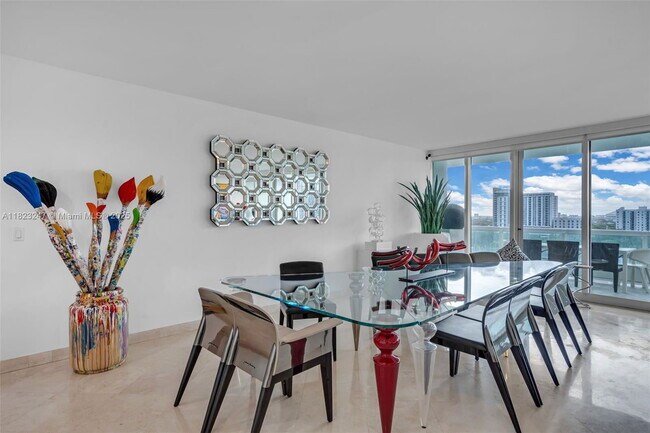 Foto del edificio - 1643 Brickell Ave