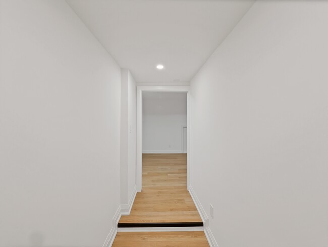 Photo du bâtiment - 647 Limeridge Rd E