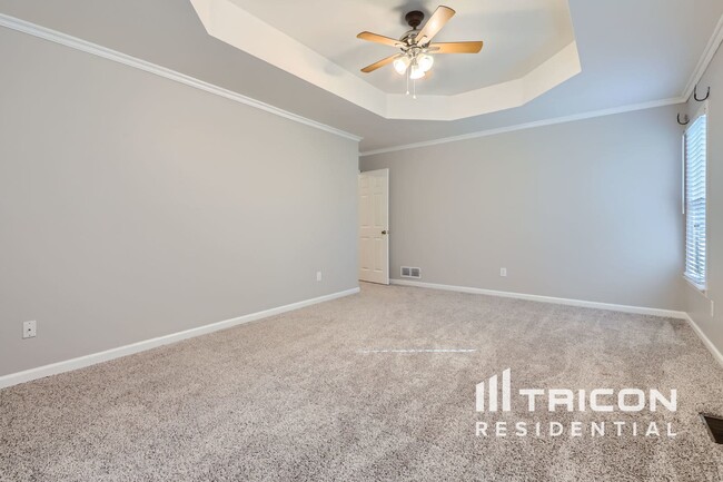 Building Photo - 220 Pepperdine Way