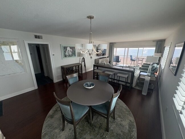 Foto del edificio - 333 The Esplanade N