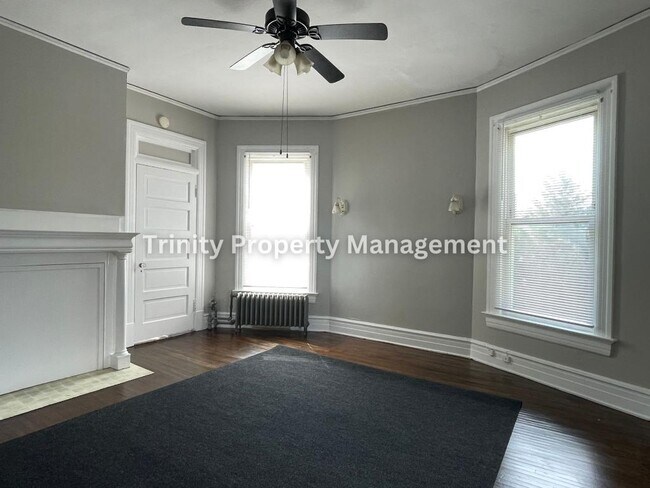 Foto del edificio - 628 Mulberry Ave