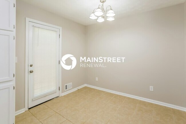Foto del edificio - 3 Bedroom Pet-Friendly Home in Douglasville, GA with Main Street Renewal