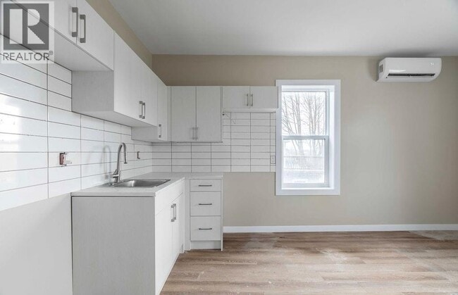 Building Photo - 131 Margaret Ave