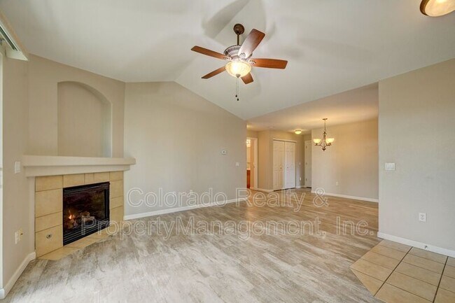 Foto del edificio - 23406 E 5th Pl