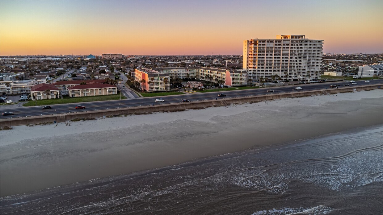 Foto del edificio - 7820 Seawall Blvd