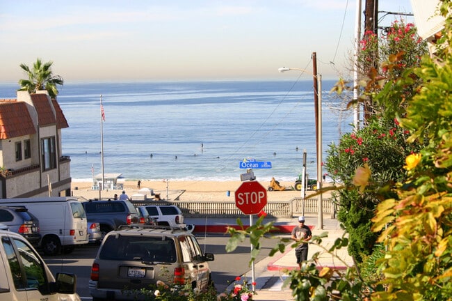 Building Photo - 121 Rosecrans Pl
