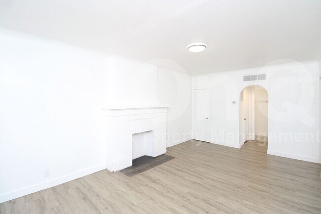 Building Photo - 148 N 10th Ave