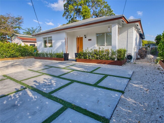 Foto del edificio - 311 NW 95th St