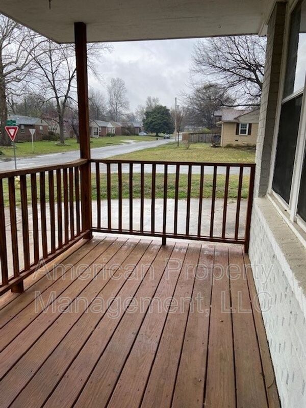 Building Photo - 2505 S Quebec Ave