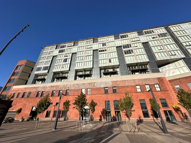 Foto del edificio - 590 1st Ave S