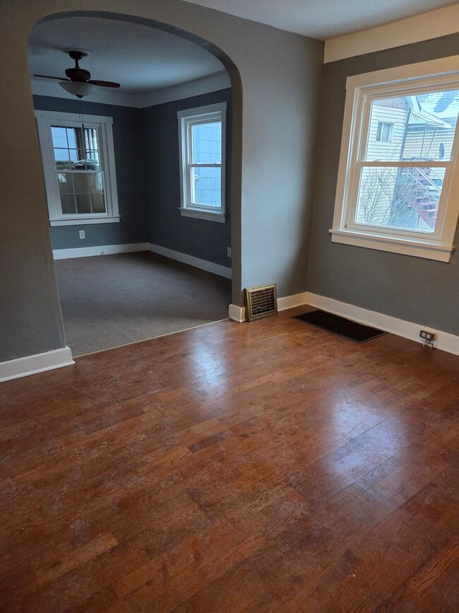 Building Photo - 437 Freeport Rd