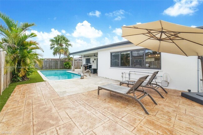 Foto del edificio - 3 br, 2 bath House - 11941 NW 23rd St