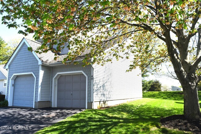 Foto del edificio - 49 Poplar Pl