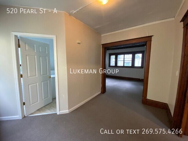 Building Photo - 520 Pearl St