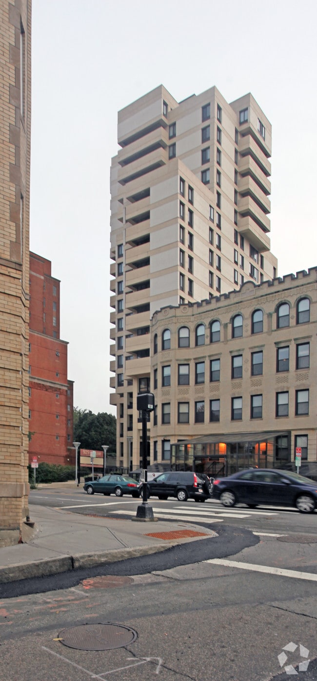 929 House Apartments - 929 Mass