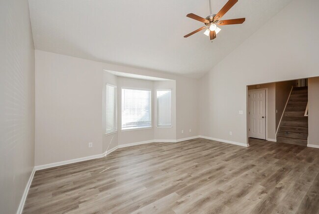 Building Photo - 237 Fox Run