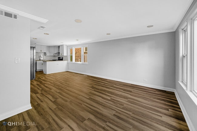 Foto del edificio - 135 Custer Ave