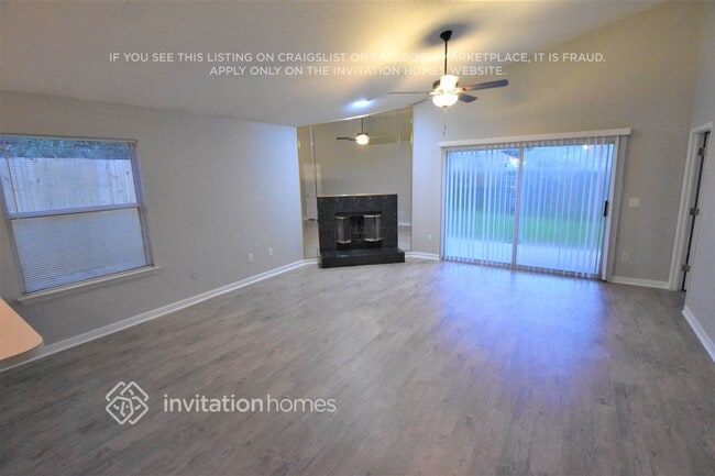 Foto del edificio - 12258 Sutton Estates Cir W