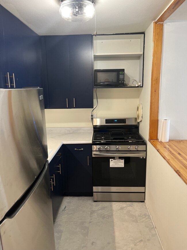 Cocina remodelada - 2222 E Belleview Pl