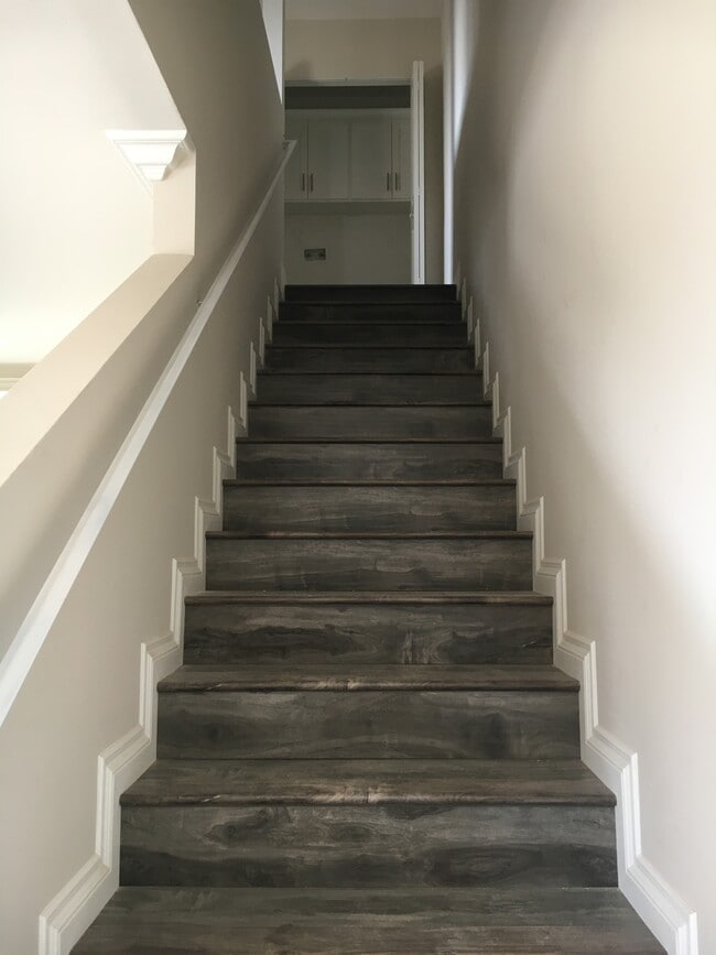 STAIRWAY TO SECOND FLOOR - 523 N Benton Way