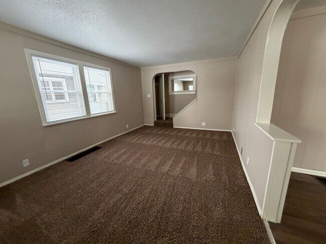 Foto del edificio - 2501 Oakridge Rd