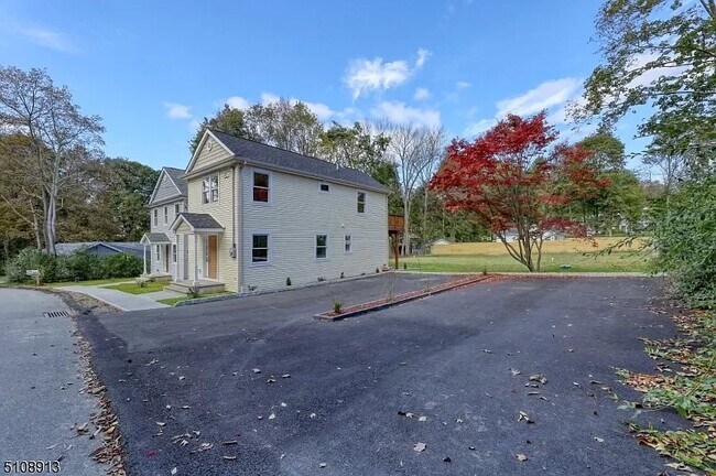 Building Photo - 60 Homestead Rd