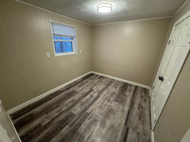 Building Photo - 101-103-103 Green Oaks Dr