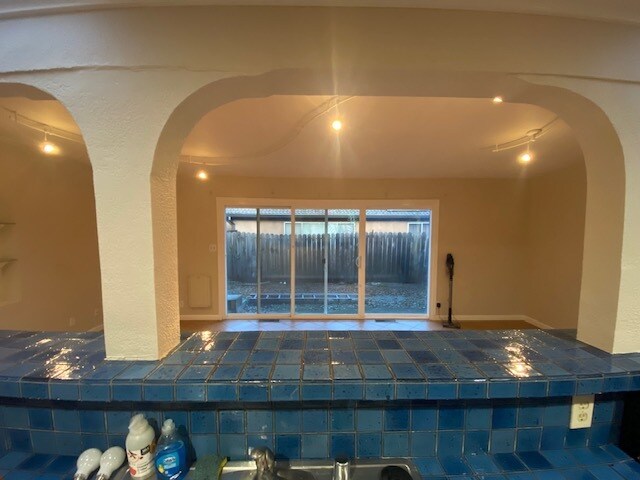 Foto del edificio - 447 W 2nd St