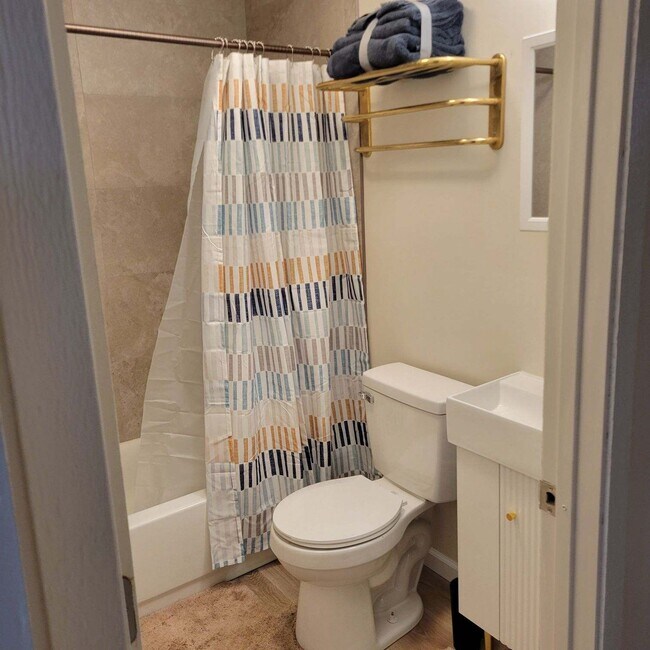 Foto del edificio - 1213 Center St