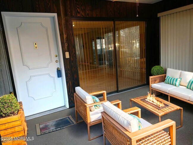 Foto del edificio - 137 Amberly Dr