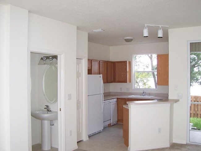 Photo - 11046 Black Swan Ct Townhome