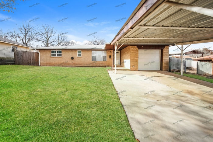 Photo - 2205 Harold Ct (Midwest City, OK)
