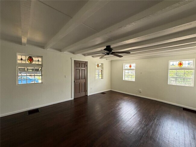 Foto del edificio - 1725 Fairview Shores Dr