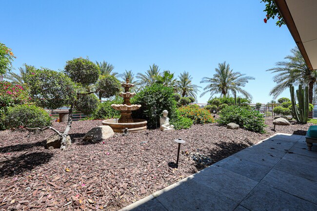 Building Photo - 7157 E Rancho Vista Dr