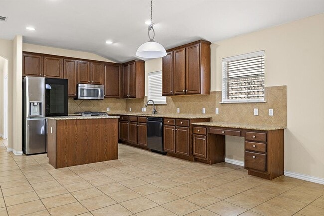 Foto del edificio - 2421 Chimney Rock Rd