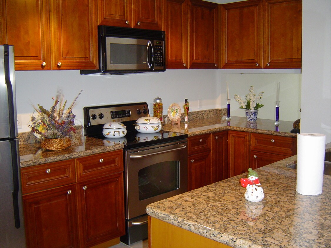 1974 Devinci Dr, Toledo, OH 43615 Condo for Rent in Toledo, OH