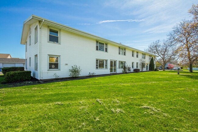 Building Photo - 5095 Emerson Rd