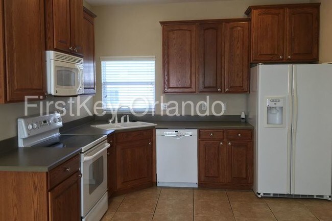 Building Photo - 6998 Lake Eaglebrooke Dr