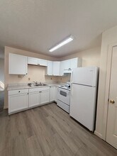 Building Photo - 408 Darley Creek