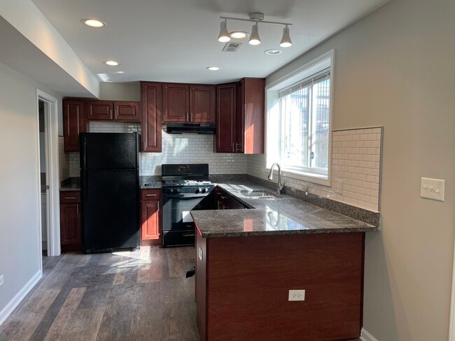 Building Photo - 1935 S Jefferson St