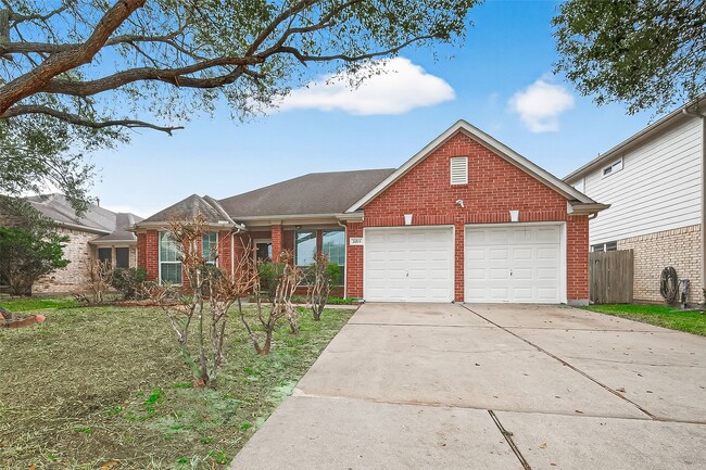 Foto del edificio - 2015 Waverly Glend Dr