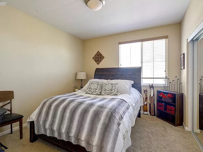Foto del edificio - 9454 California Oak Cir