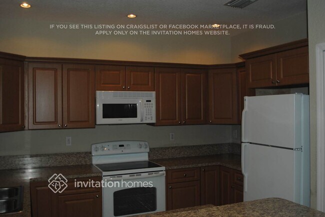 Foto del edificio - 8013 NW 198th St