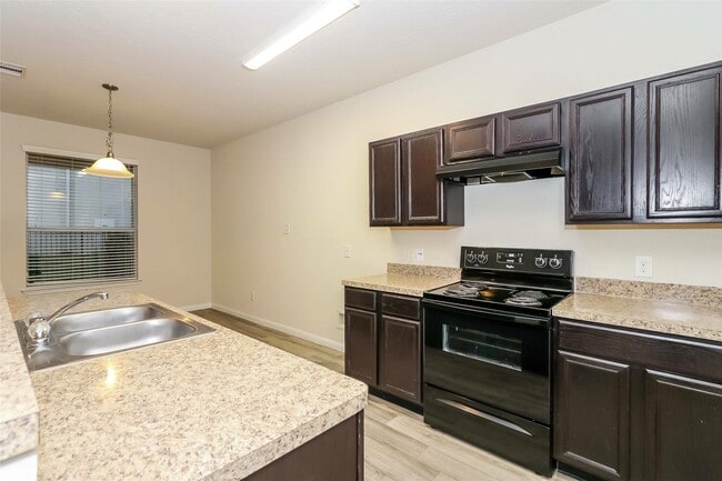 Building Photo - 6222 Brenwood Cir