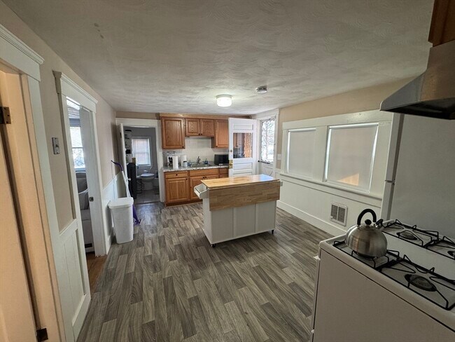 Foto del edificio - 187 Danforth St