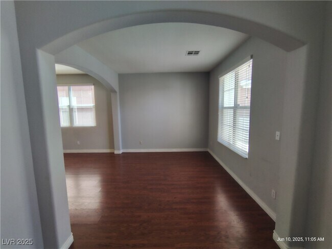 Foto del edificio - 7166 Clear Range Ave