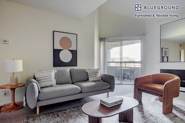 Building Photo - 350 E Del Mar Blvd